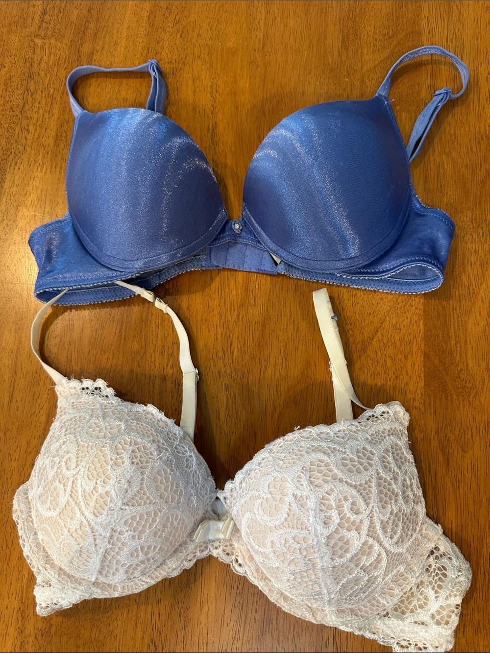 Fredericks of Hollywood 32B bra bundle. Blue & cream colored lace. Back clasp